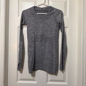 lululemon athletica swiftly long sleeve size 4 euc